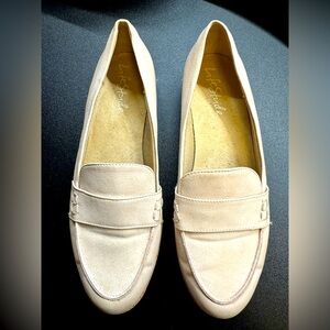 Life Stride Women's Cream Loafers size 10